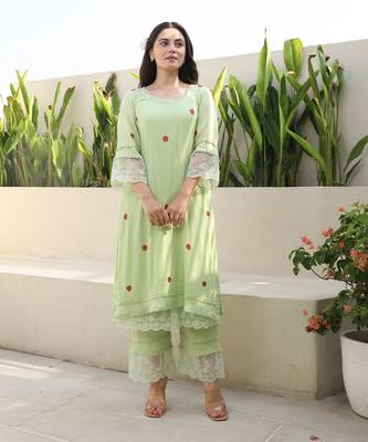 Floral elegance: pista cotton gauze kurta set with kota doriya dupatta 3