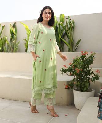 Floral elegance: pista cotton gauze kurta set with kota doriya dupatta 4