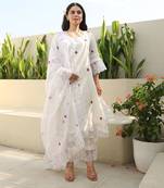 Floral elegance:white cotton gauze kurta set with kota doriya dupatta