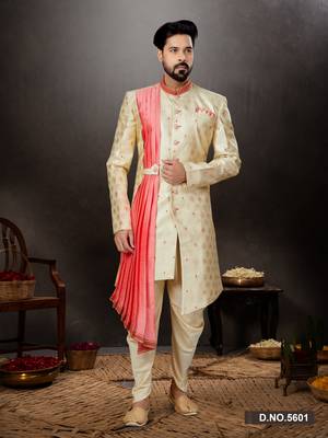 Gold to pink havy classic sherwani with thread and less work and with side dopatta 1
