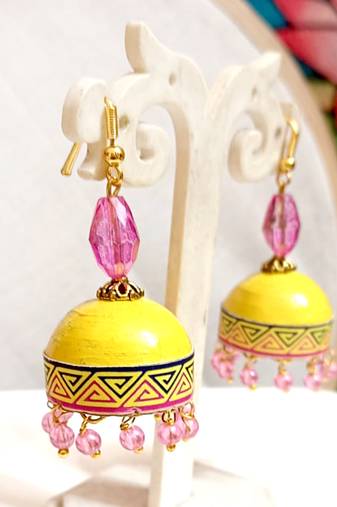 Quilled hanging  jhumkas 1
