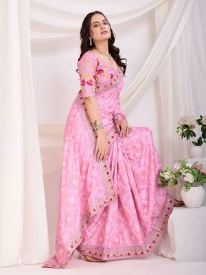 Light Pink Golden Foil Bandhani Print With Embroidered Vichitra-Silk Blend Saree 3