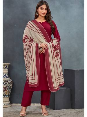 Red roman silk blend kurta pant dupatta suit set 1