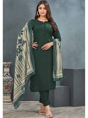 Green roman silk blend kurta pant dupatta set 1