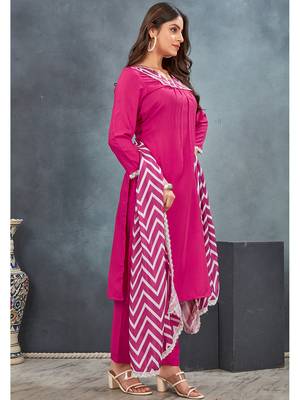 Pink premium rayon solid kurta with zig zag print pant & dupatta set 3