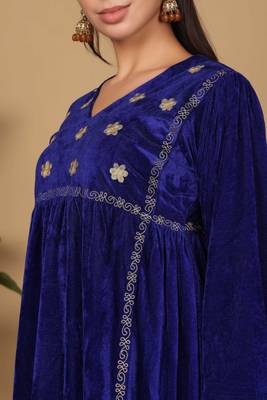 Blue velvet embroidered kurta palazzo set 5