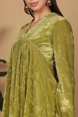 Mehandi green velvet embroidered kurta palazzo set 5
