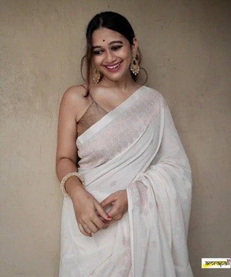 Elegant off-white art silk saree