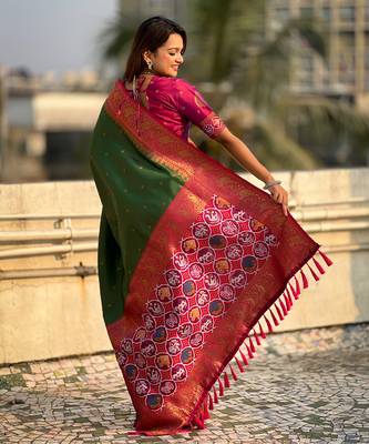 Royal green splendor paithani art-silk saree 4