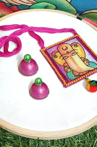 Handcrafted necksets1