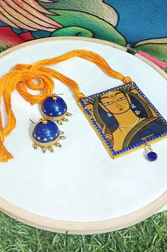 Handcrafted necksets3