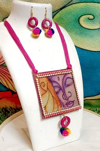 Handcrafted necksets4