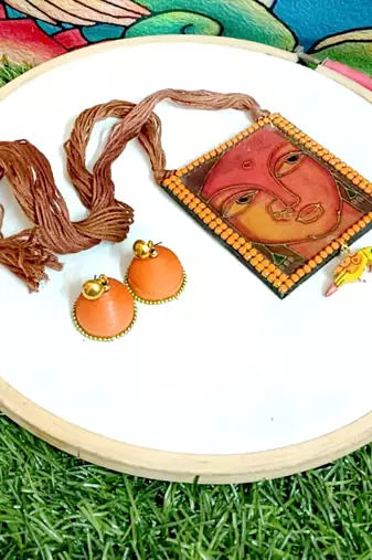 Handcrafted necksets7