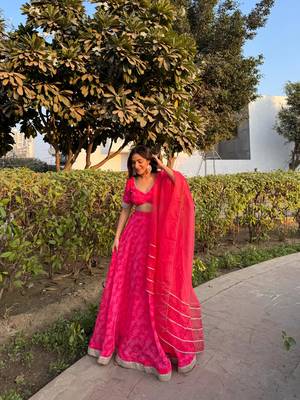 Pink Floral Printed Detailed lehenga choli Set 3