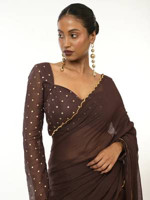 brown green handloom mul cotton saree with golden scalloped border 5