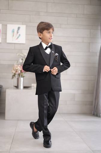 Black coloured shimmer coat suit for boys