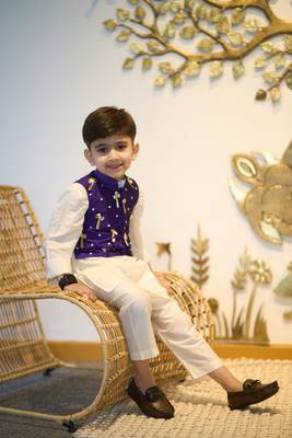 White kurta set with koti for boy kids 2