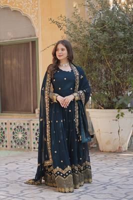 Dark Green  Designer Readymade Long Kurti & Duppta With Embroidery Zari Sequins Work 4