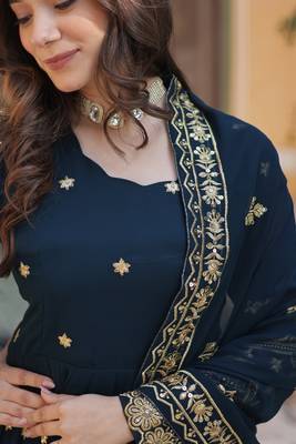 Dark Green  Designer Readymade Long Kurti & Duppta With Embroidery Zari Sequins Work 6
