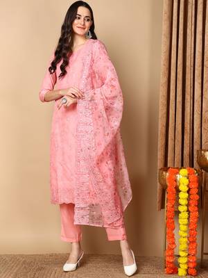 Women pink organza floral embroidered straight kurta trouser with dupatta 2