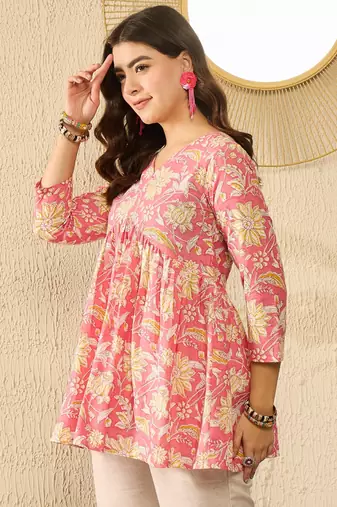 Women pink cotton blend floral printed regular top