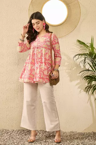 Women pink cotton blend floral printed regular top