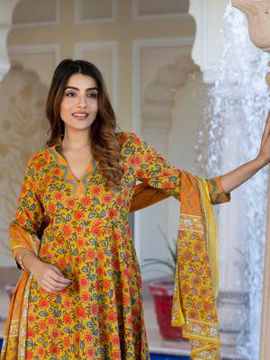 women yellow & off-red floral print anarkali kurta set with dupatta 4