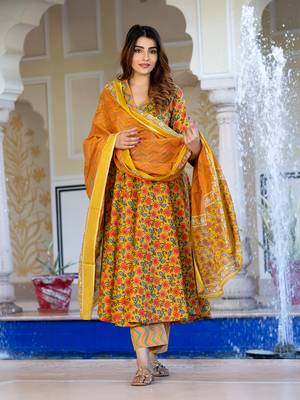 women yellow & off-red floral print anarkali kurta set with dupatta 5