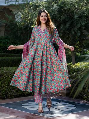 women green & pink floral print anarkali kurta set with dupatta 1