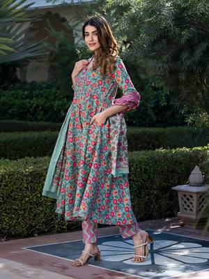 women green & pink floral print anarkali kurta set with dupatta 5