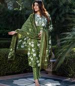 women green & off-white floral print straight kurta set with dupatta