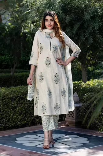 women off-white floral print straight kurta set with dupatta