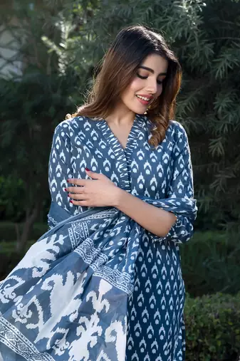 women grey and white floral print kurta set with palazzo and dupatta