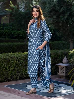 women grey and white floral print kurta set with palazzo and dupatta 5