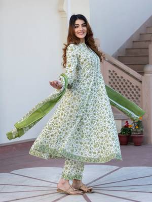 women green and white floral print anarkali kurta set with trouser and dupatta 3