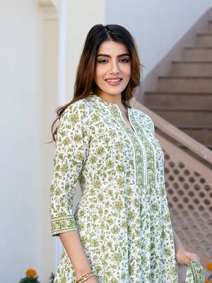 women green and white floral print anarkali kurta set with trouser and dupatta 4