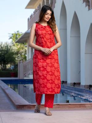 women's red pure cotton floral printed kurta set 5