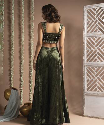 Green velvet indo palazzo set (set of 2) 4