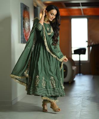 Mehendi green chanderi silk anarkali suit set (set of 3) 1