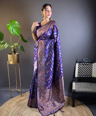 Women leaf woven saree with contrast border 1