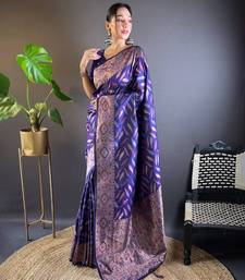 Women leaf woven saree with contrast border