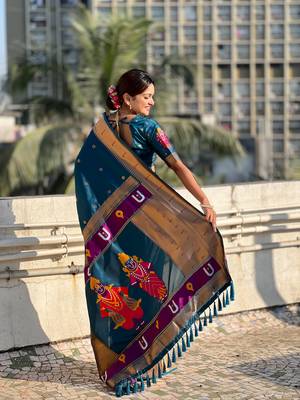 Featival looks navy blue soft silk blendwevon paithani vitthala saree 2