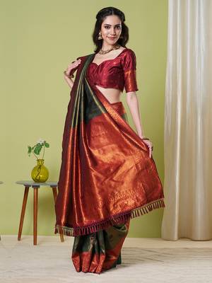 Green faux banarasi silk blendsaree with jacquard work 5