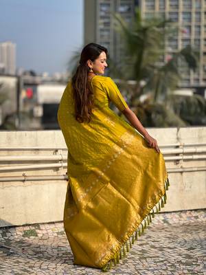 Weaving dual zari green soft silk blendc ethnic saree 2