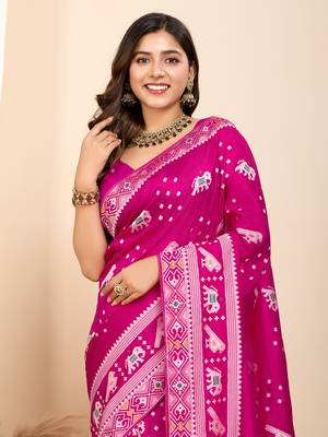 Pink soft silk blendc wevon meenakari ceremonial saree 3