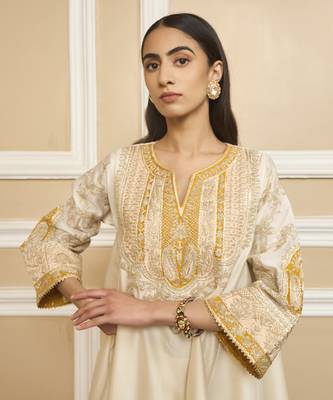 Mohsina daisy ivory kurta set 4
