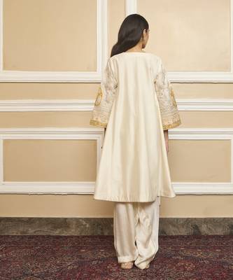 Mohsina daisy ivory kurta set 6