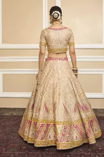 Jashn-e-Firoza MAHJABEEN Rosepink Lehenga Set