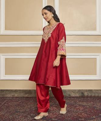 Mehrish deep red kurta set 3