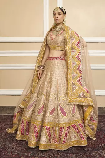 Jashn-e-Firoza MAHJABEEN Rosepink Lehenga Set